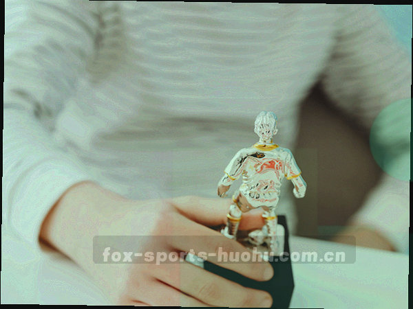 火狐体育APP移动端联赛专题导航与战报导出按钮，顶部横向滑动分类标签